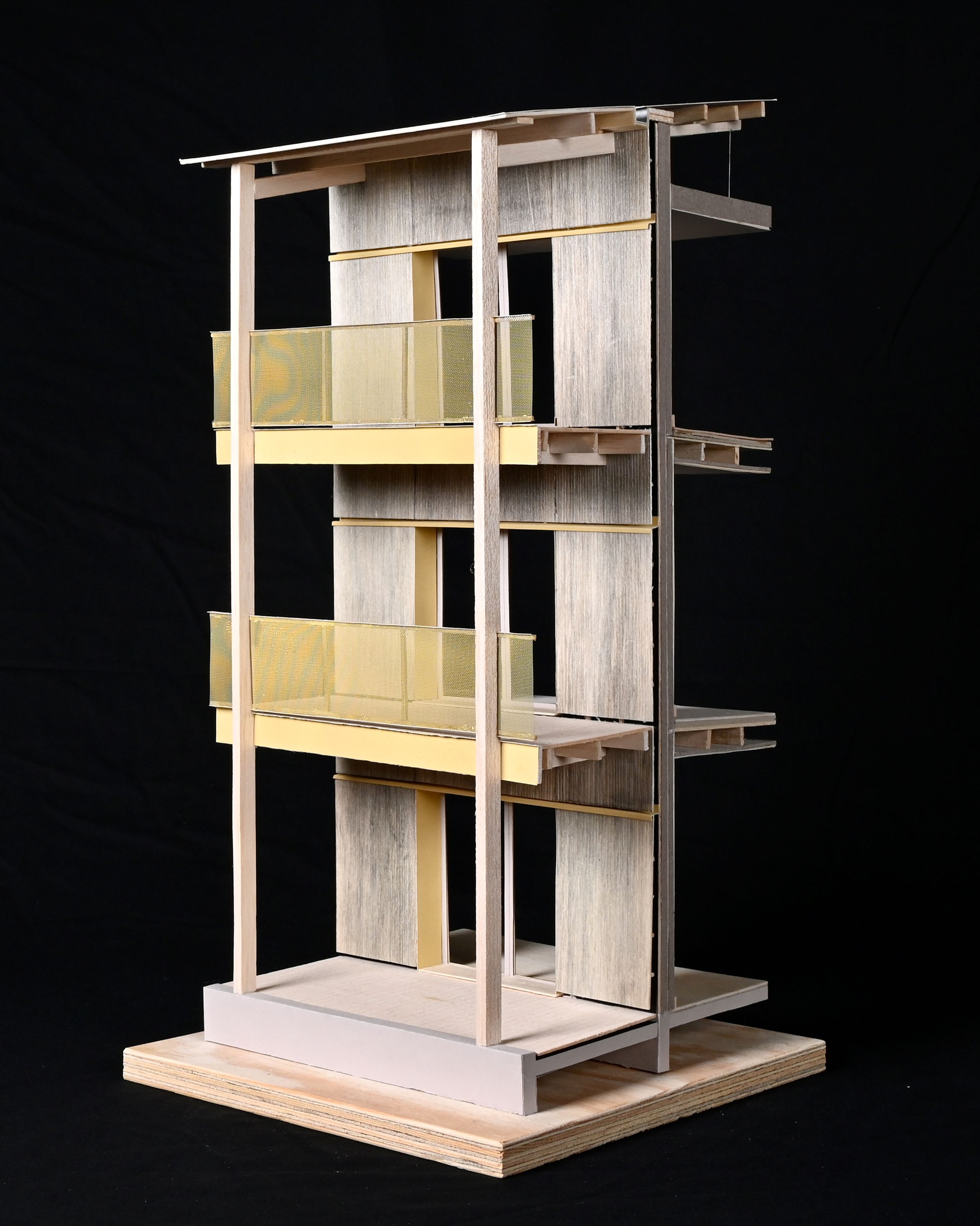 Maquette des 84 logements à Trévoux par Tectoniques, montrant structure bois, façades ossature bois, exo-structure poteaux et grands balcons filants.