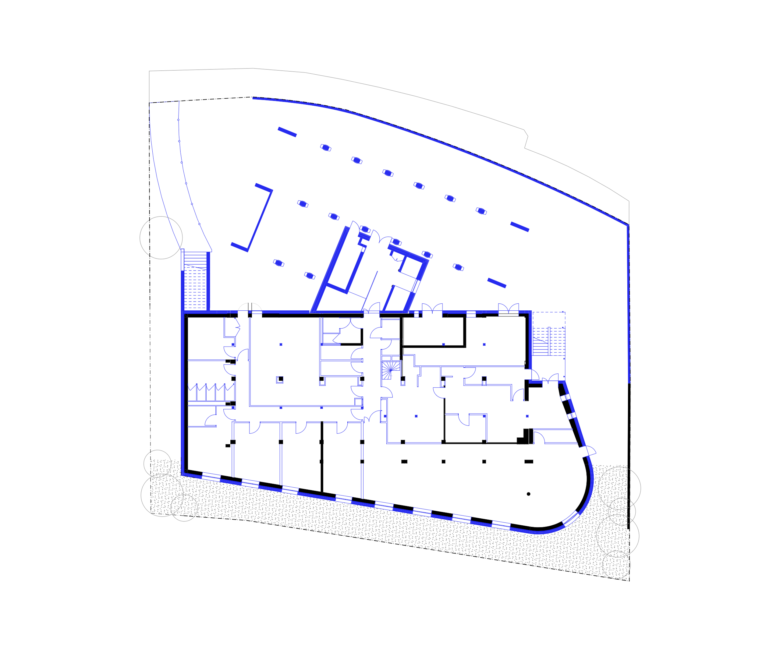 Plan RDC de l’auberge de jeunesse aux Deux Alpes par Tectoniques, montrant socle maçonné courbe, distribution des espaces d’accueil et organisation du site.