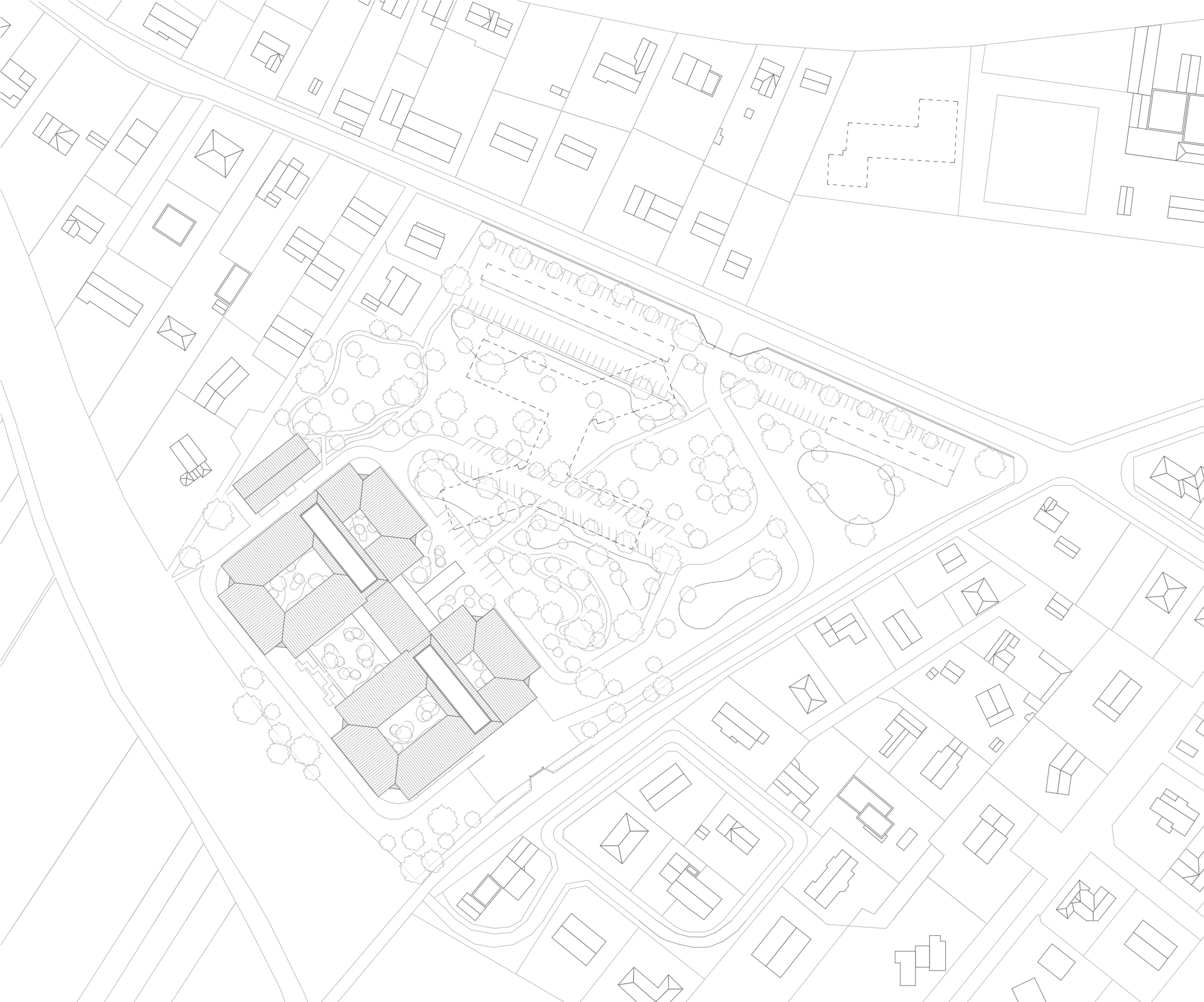 Plan masse en axonométrie de l’EHPAD à Auxerre conçu par Tectoniques, montrant un bâtiment principal en croix composé de quatre ailes pavillonnaires à toitures inclinées, organisé autour de patios et de circulations centrales, inséré dans un parc paysager arboré avec cheminements courbes, aires de stationnement et accès depuis la voirie, au sein d’un tissu pavillonnaire et d’équipements existants.