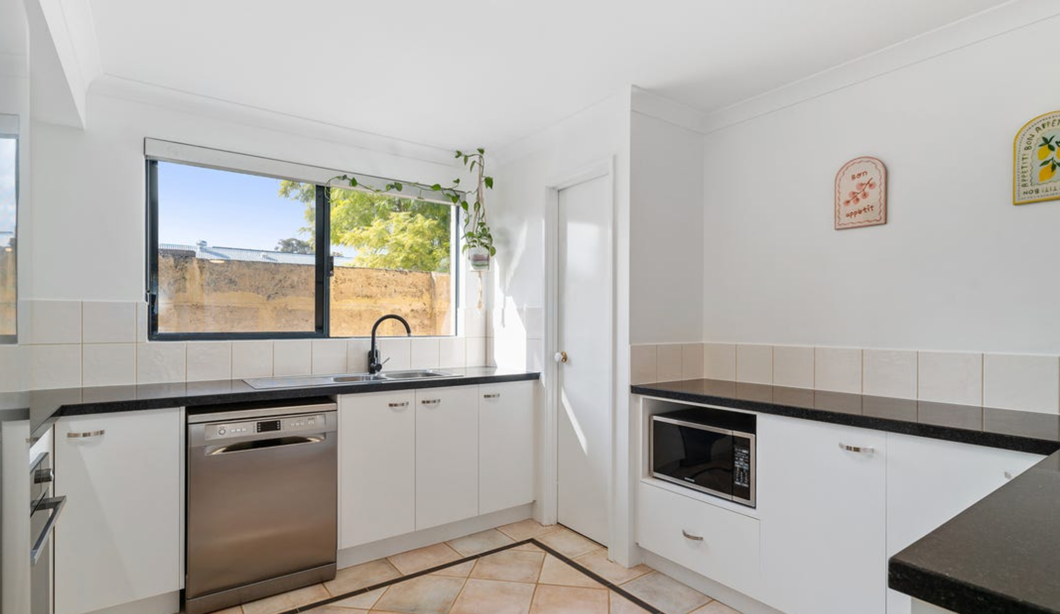 Maylands Double Story Family Home - photo 3