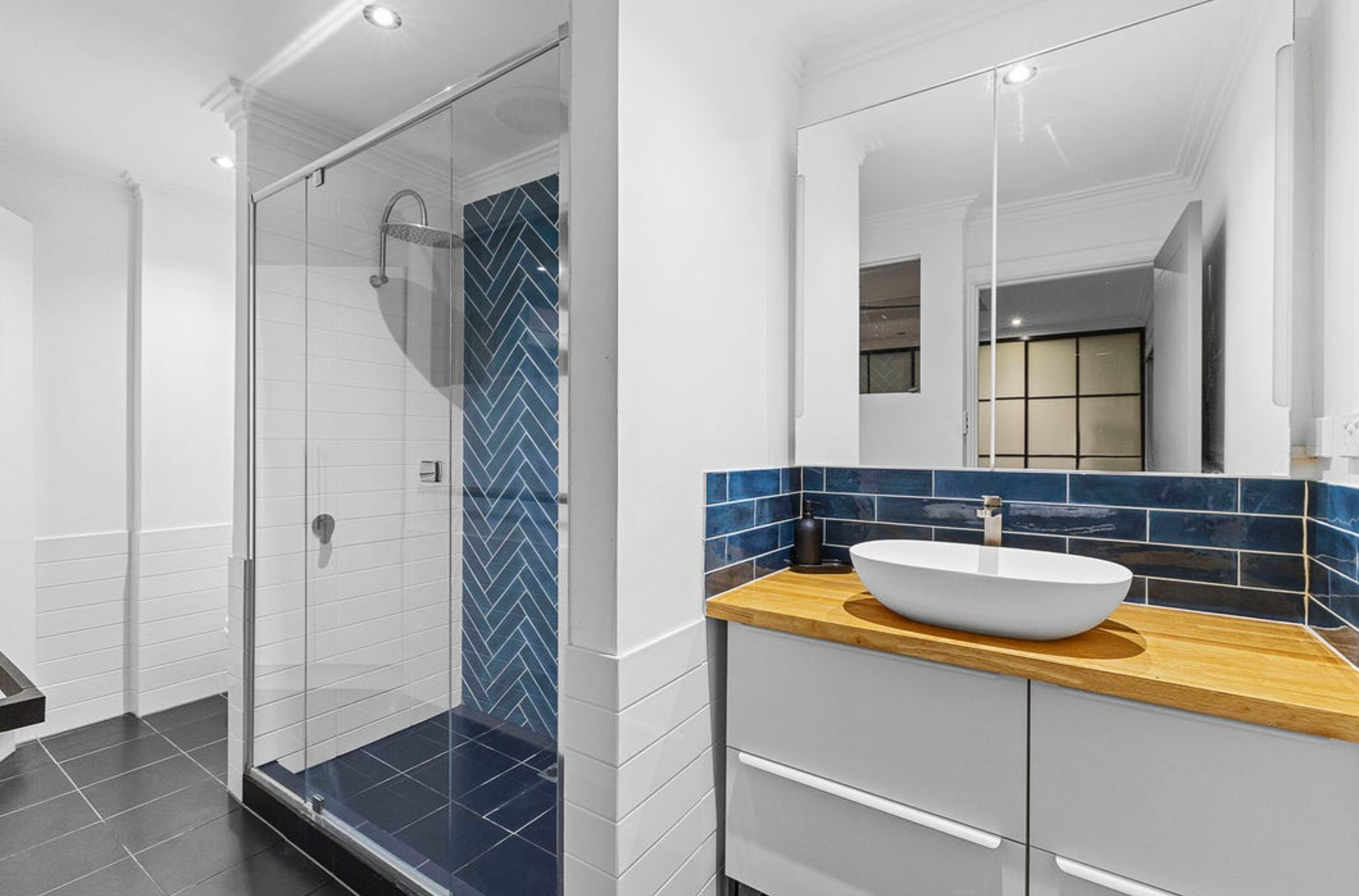 Inglewood Loft Style Townhouse  - photo 4