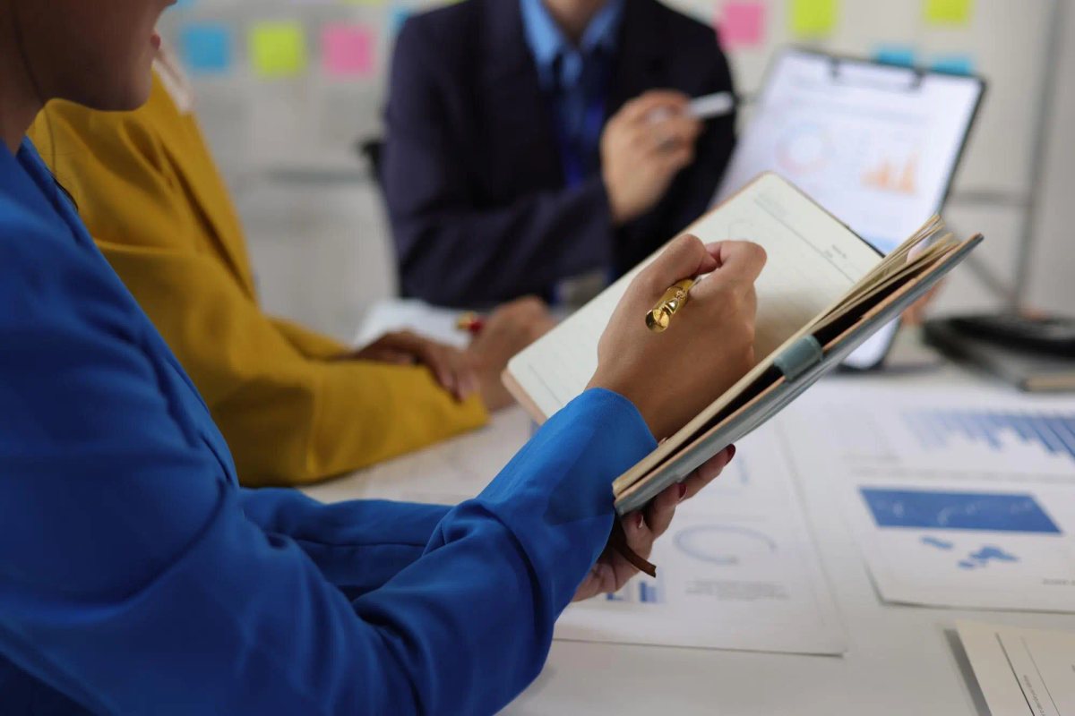 Compliance Training Software vs LMS