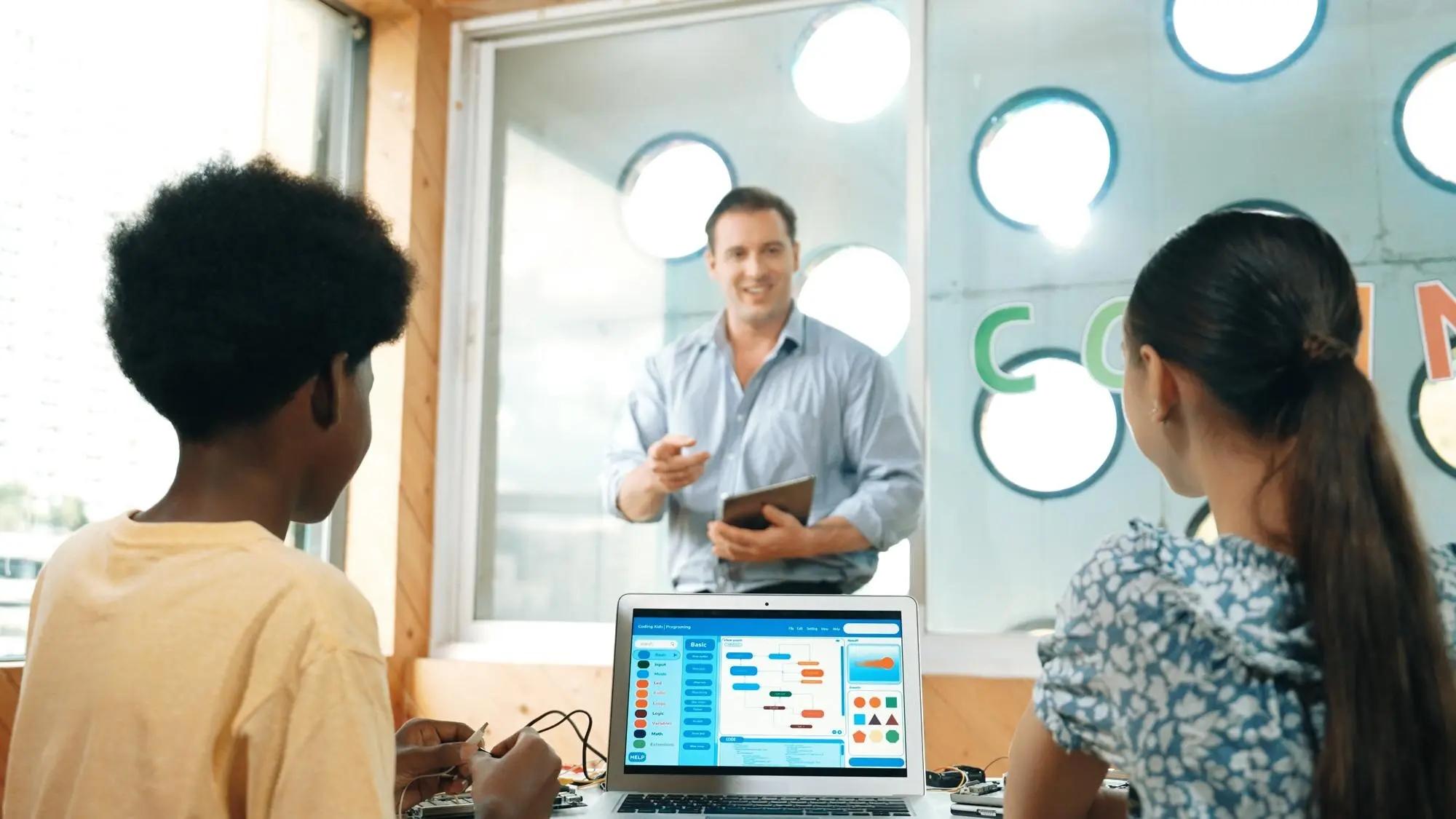 Best Training Platforms for Customer Success Teams