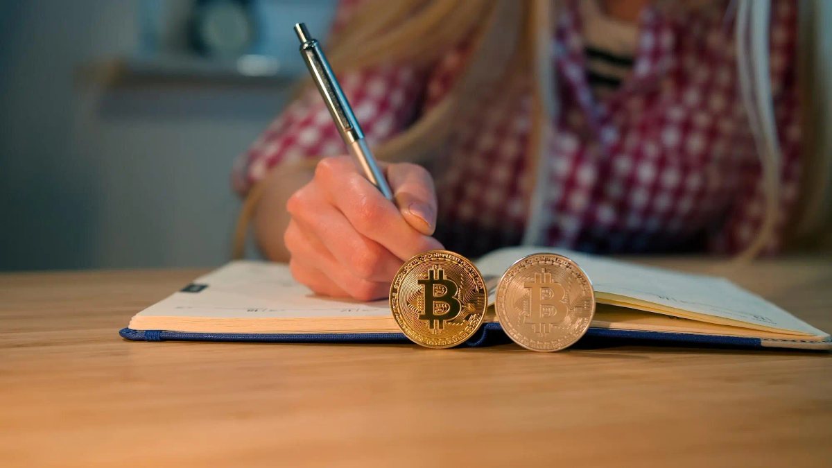 How Open Bitcoin Curricula Stay Consistent Across Local Communities
