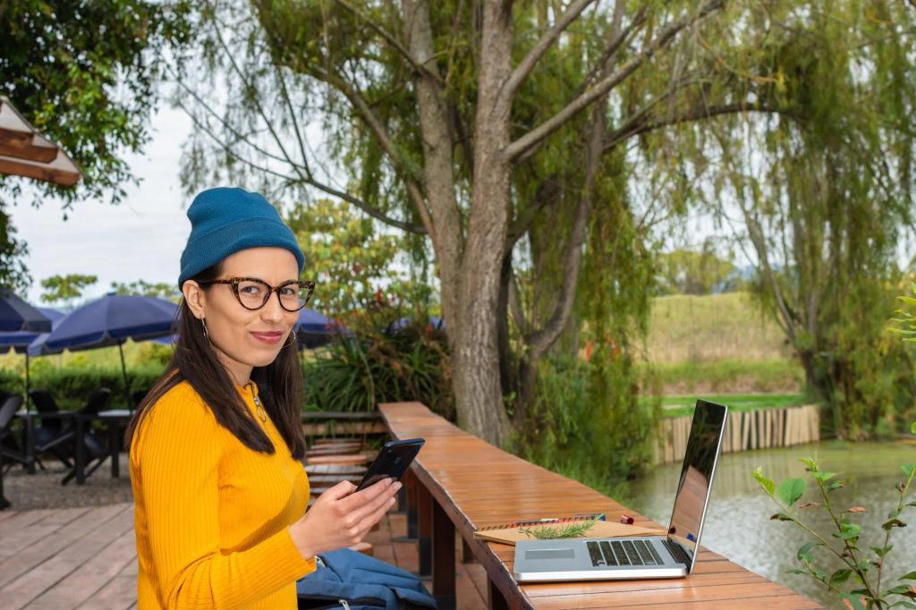 Designing Mobile Training for Sales Agents Off Grid