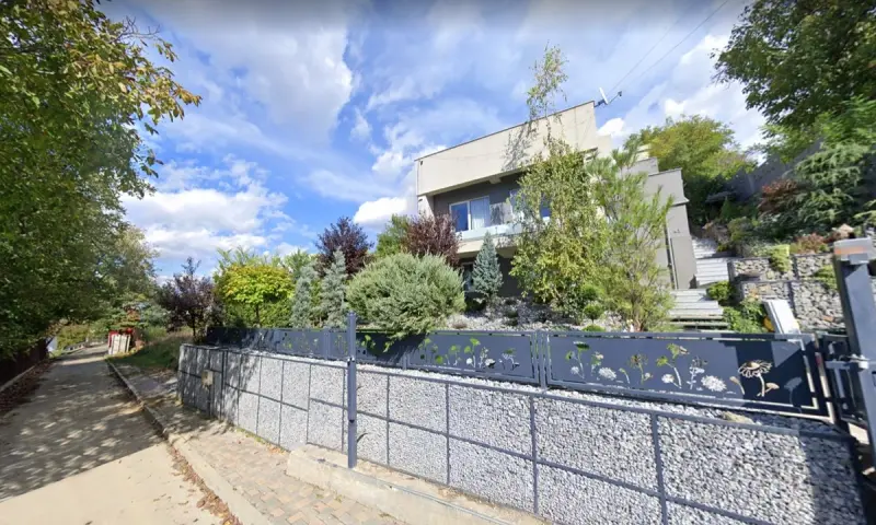 Eighty Steps — Image 2