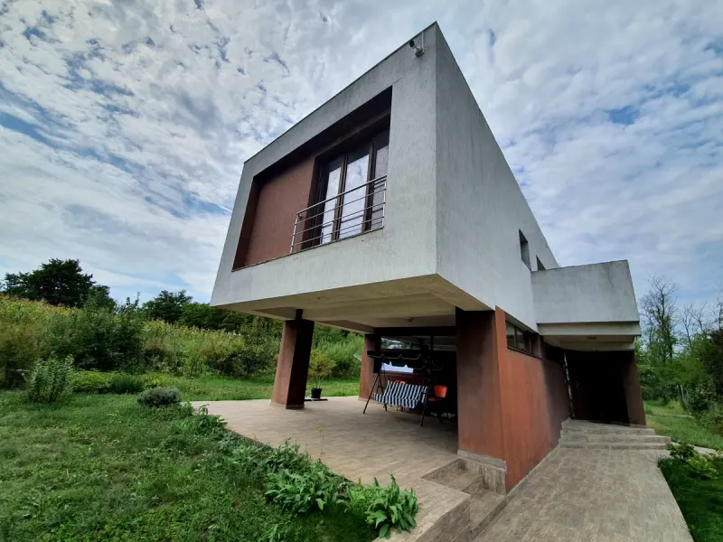 Serpentine House — Image 3