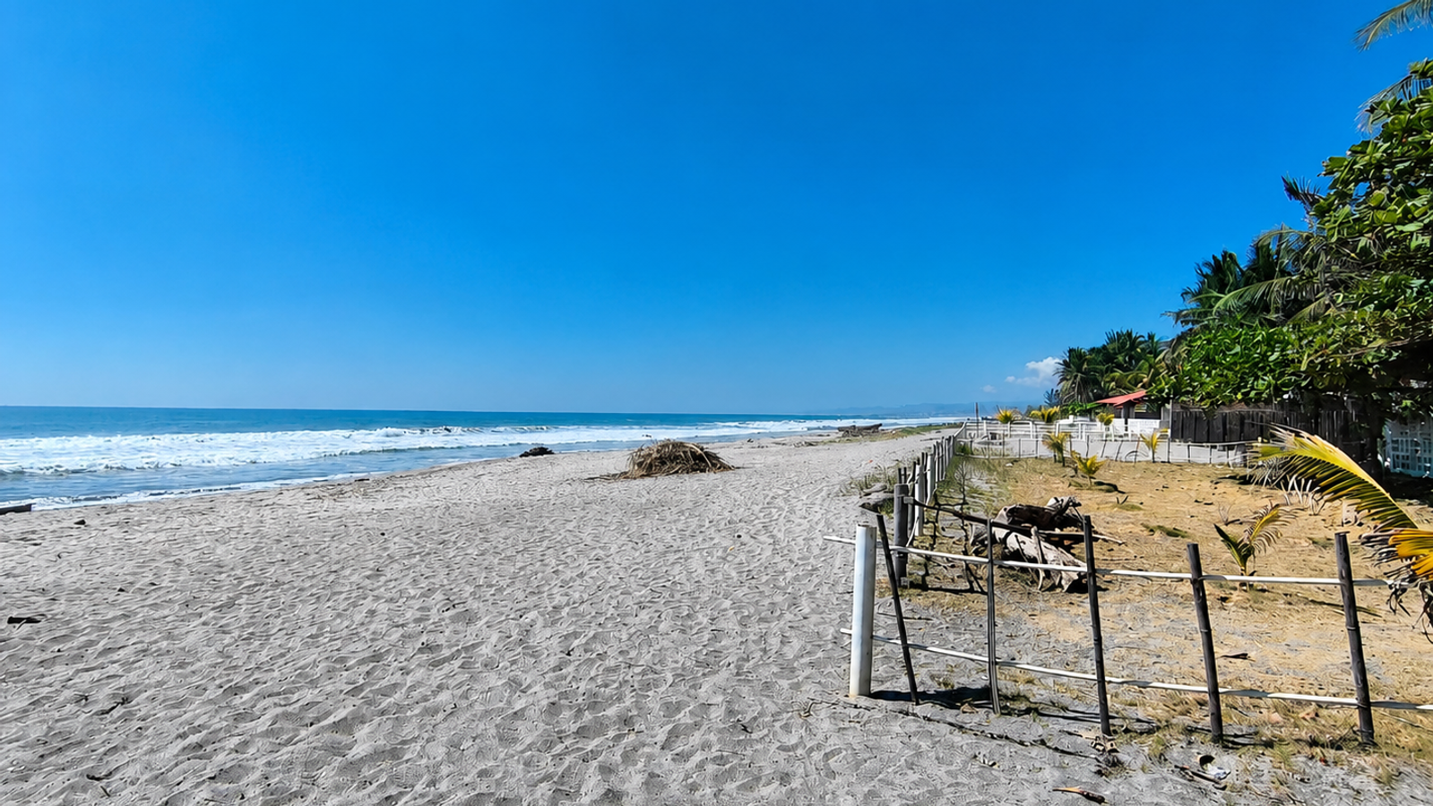 Rancho Frente al Mar en Puerto de La Libertad