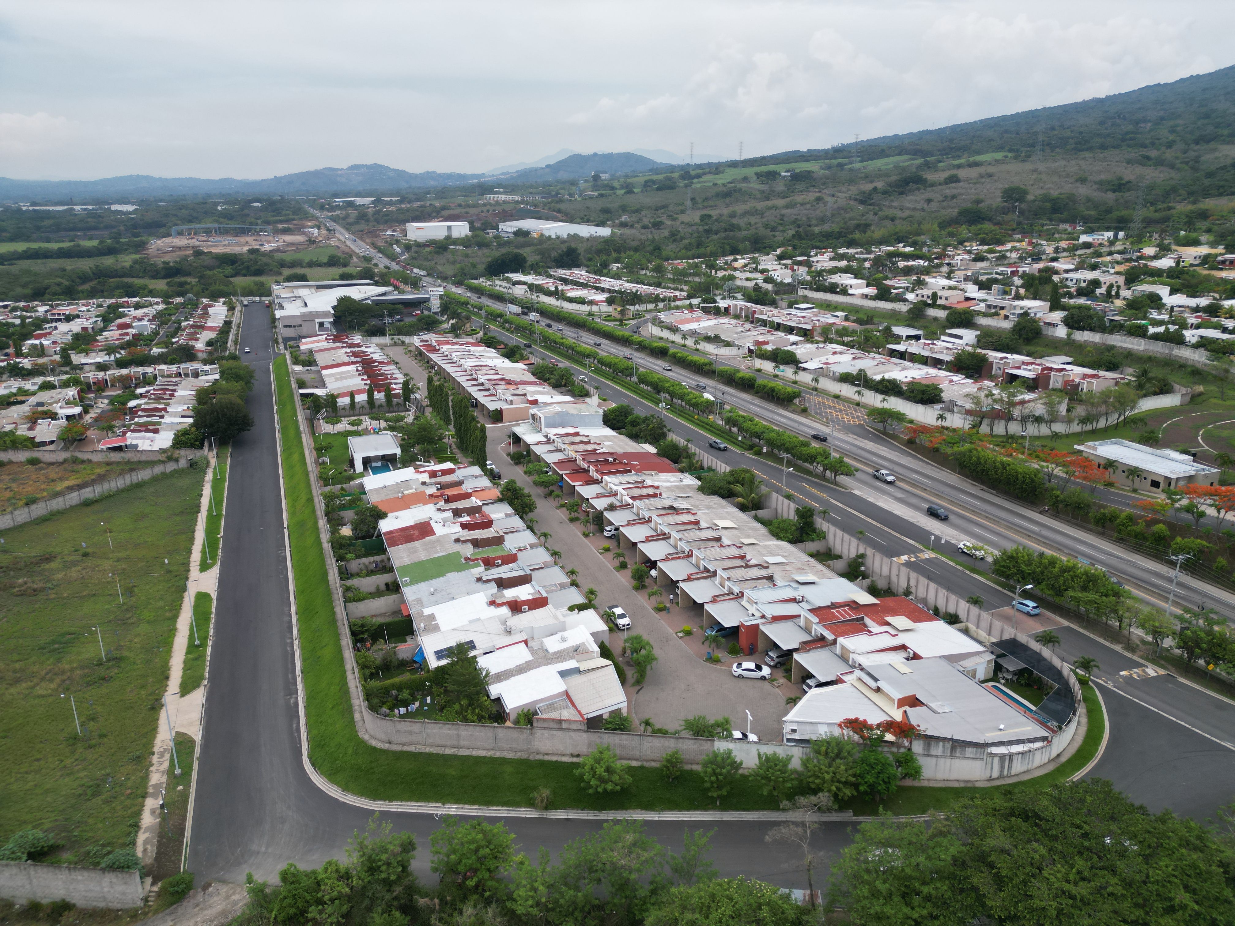 Casa de 1 Nivel en Metrópolis San Gabriel Norte