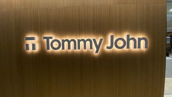 Main logo when walking out of the elevator