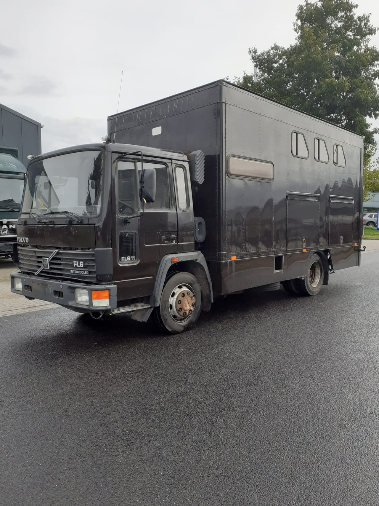 Volvo FL6 11 foto 1