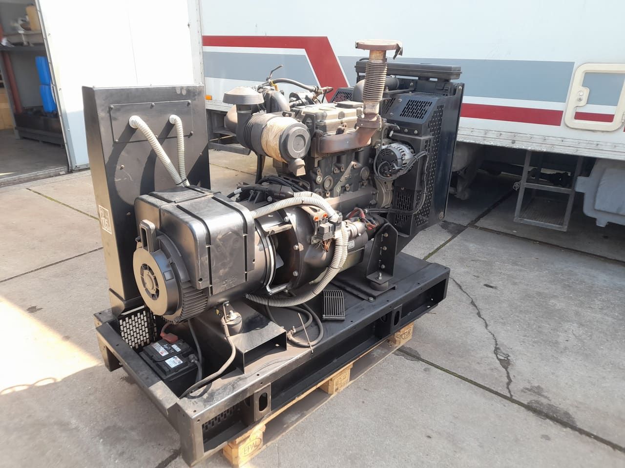 Generator Tecno GEN 30 KVA Perkins 3 Cylinder foto 1