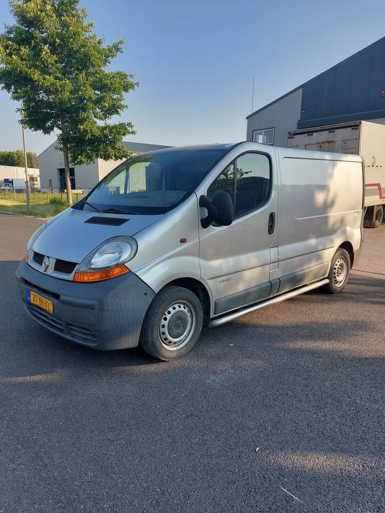 Renault Trafic 1.9 DCI (motorschade) foto 1