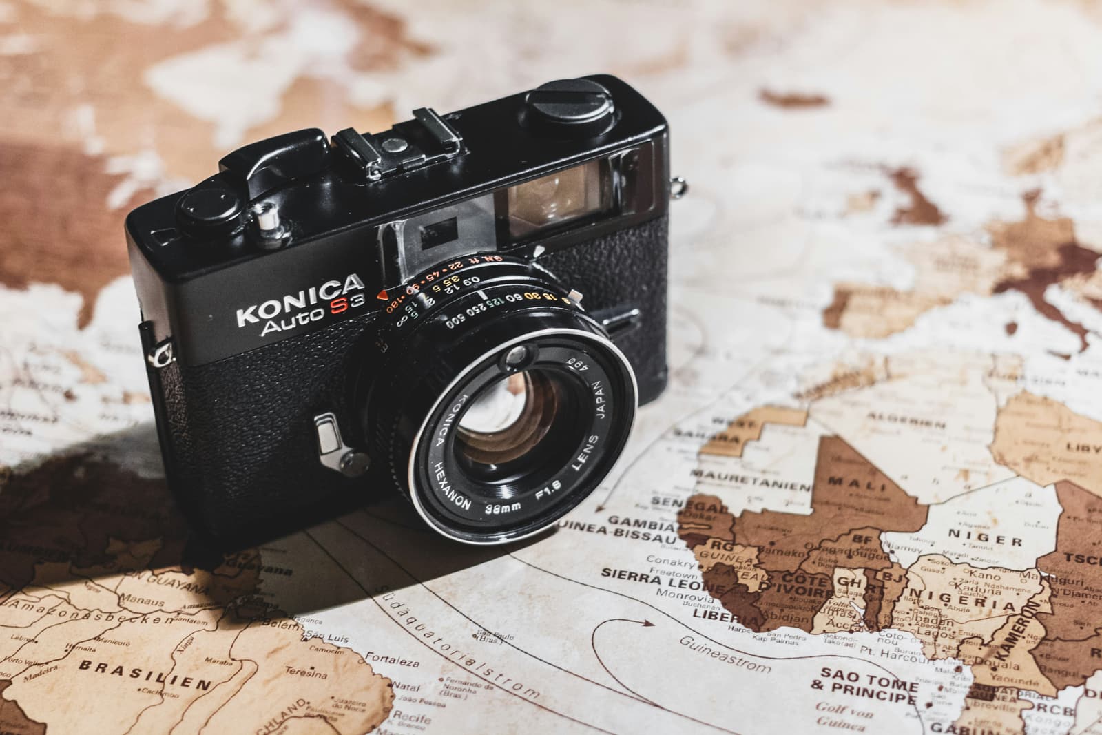 Scouting mit Kamera als Motiv für Zeit- und Reisekosten.