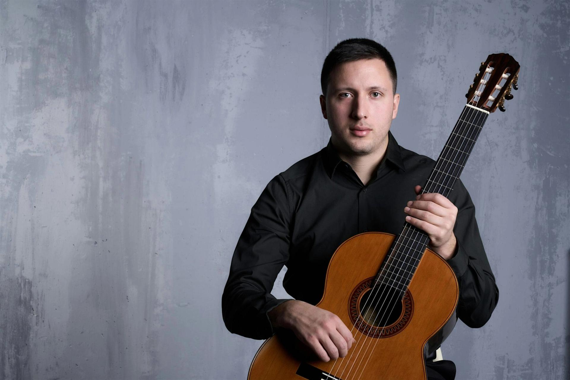 Lovro Peretić classical guitar concert in Victoria