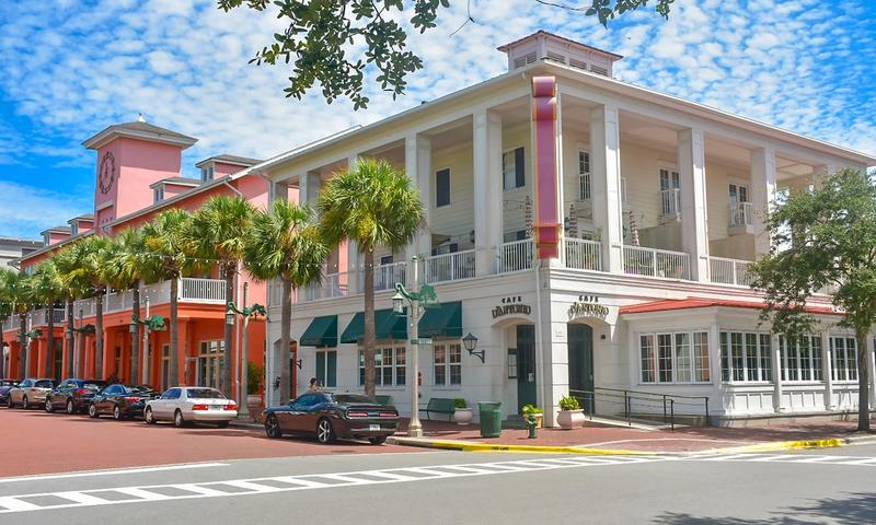 Stroll the brick-lined streets of Celebration Town, enjoying the many boutiques and restaurants along the way. Modeled after small American towns, much of Celebration Town circles a lake.
