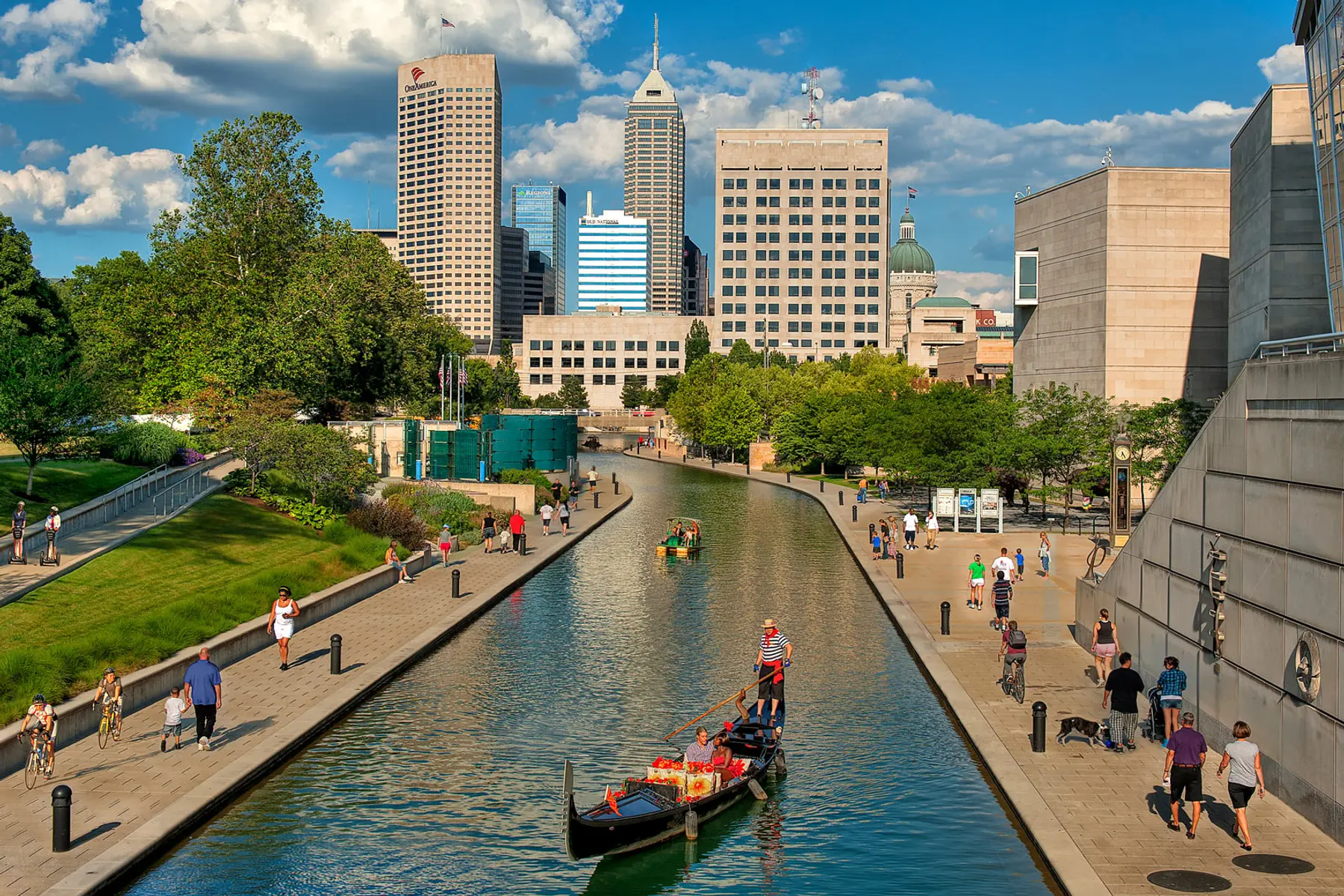 Gondola ride on the Indianapolis Canal (Photo Credit: Indy Things to Do)