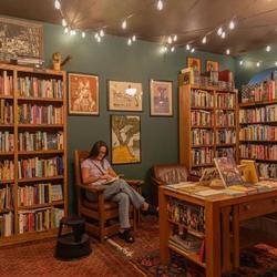 Cozy book stores in Eau Claire (Credit: Think Eau Claire)