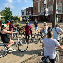 Group bike ride in Texarkana (Credit: AR-TX REDI)