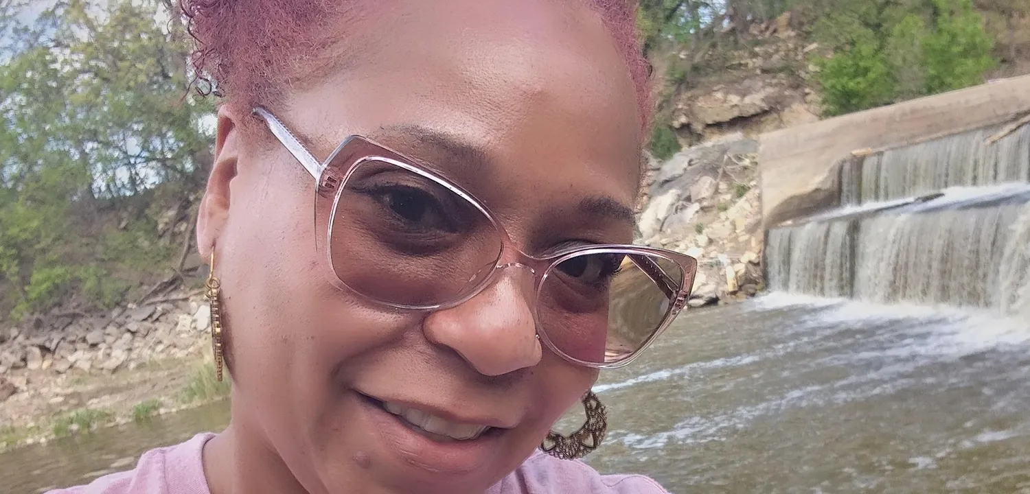 Ayenna is enjoying her new "hallmark movie" life in Lincoln, Kansas.