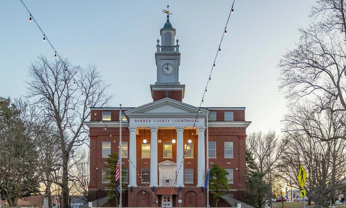 Barren County Courthouse in Glasgow, KY