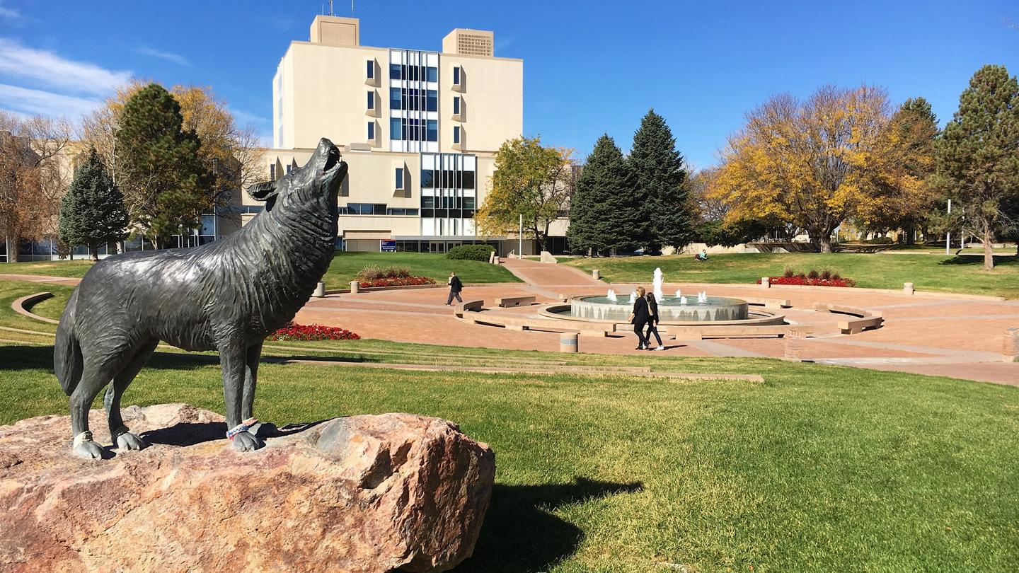 A view of the library and campus at Colorado State University, Pueblo. Photo credit: A. Emson / Shutterstock.com
