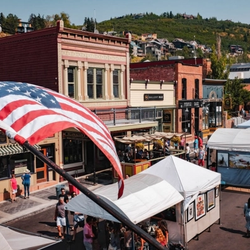Discover the county fair and festivals in Bloomfield.