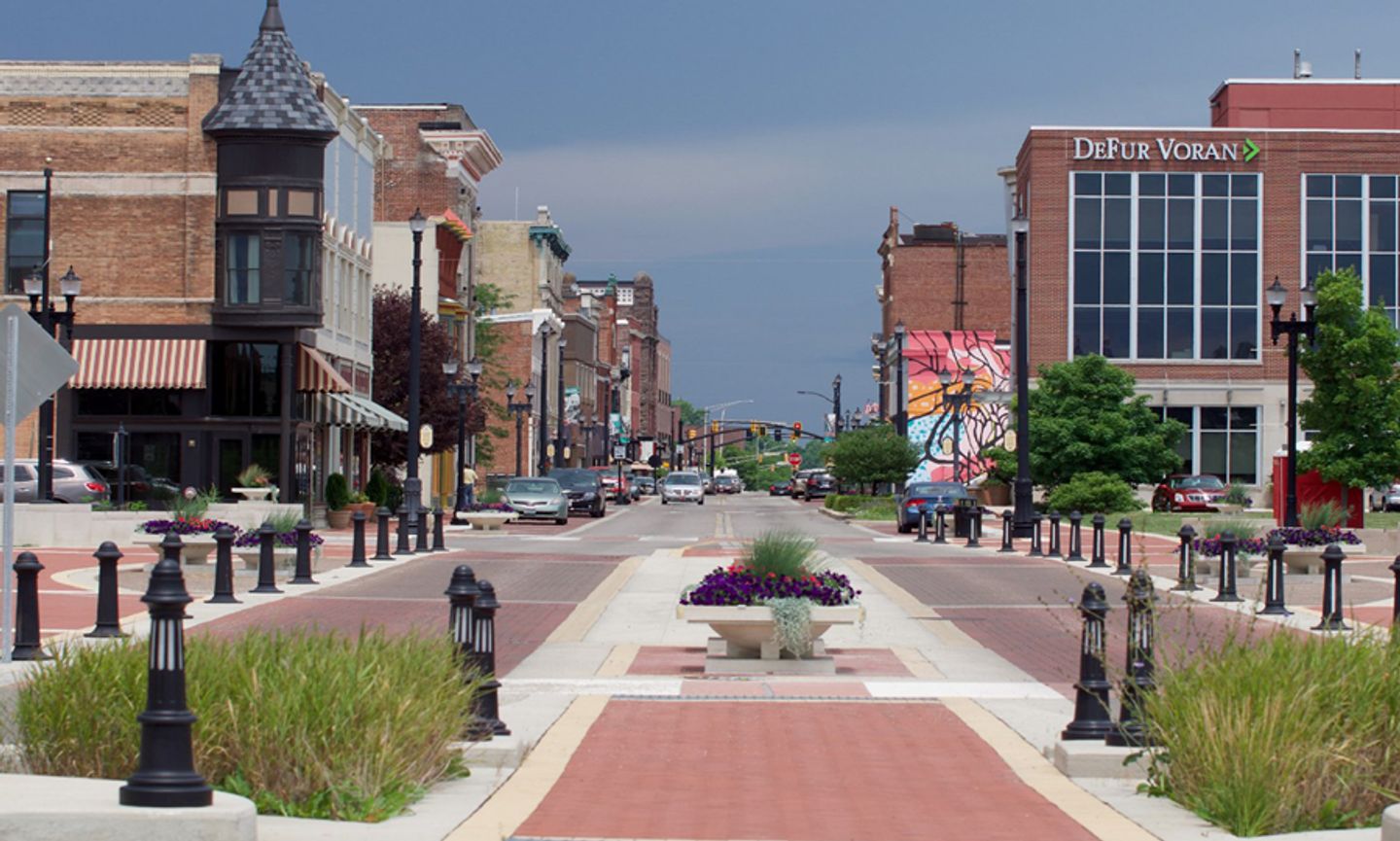Muncie features arts and entertainment attractions, sporting events, and unique neighborhoods that offer plenty for the whole family.