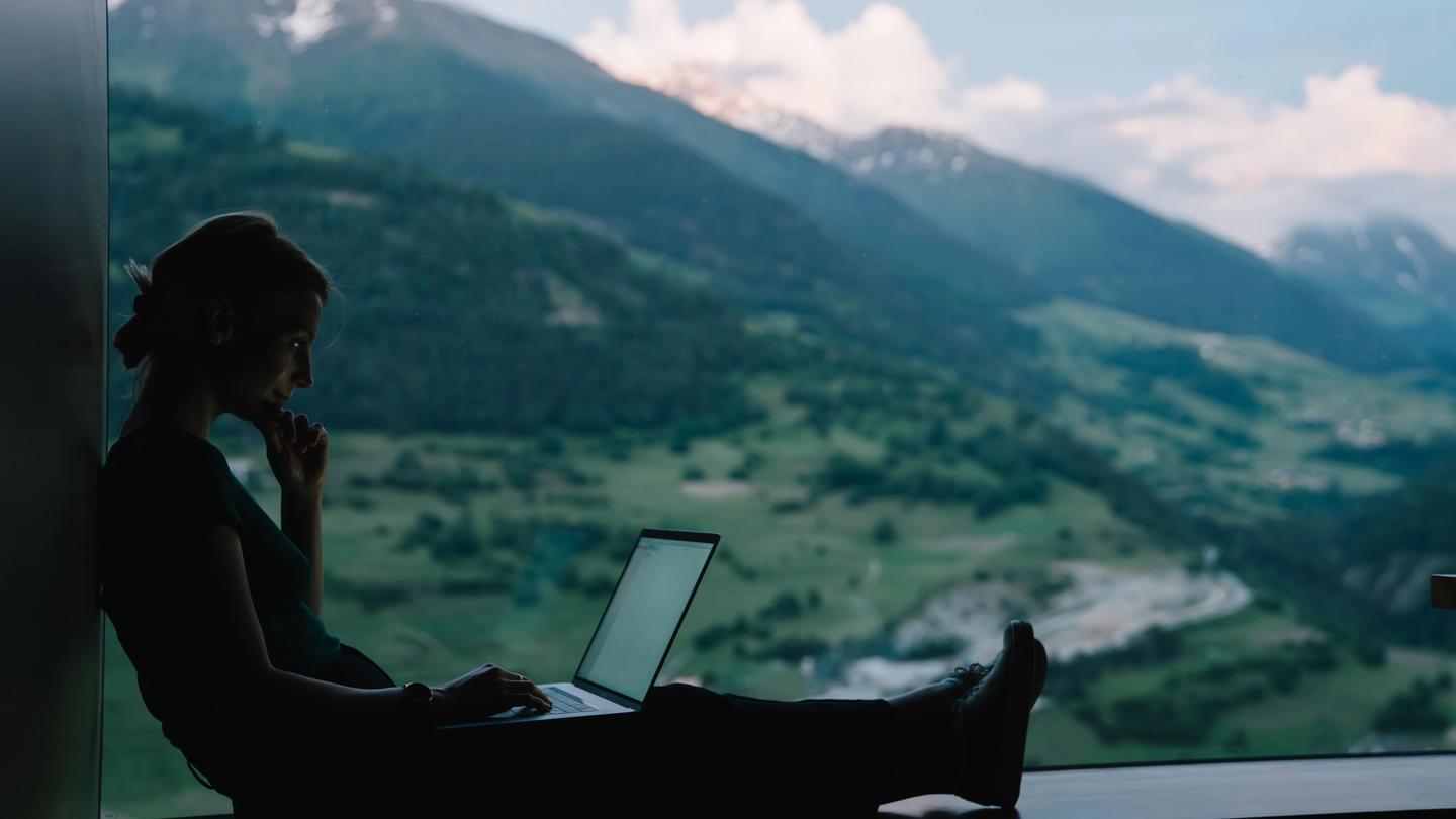 Mastering the Art of Travel While Working Remotely - MakeMyMove