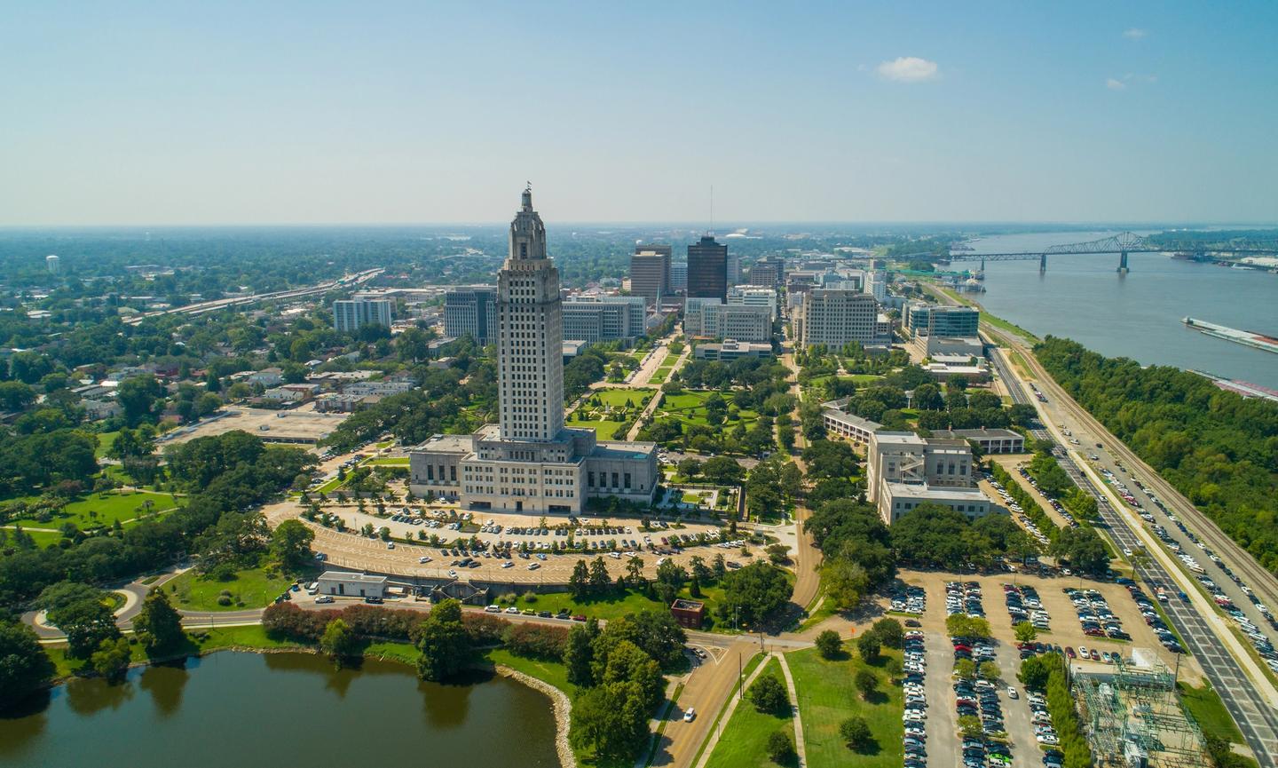 The Baton Rouge State Capitol building is the tallest in the United States. 