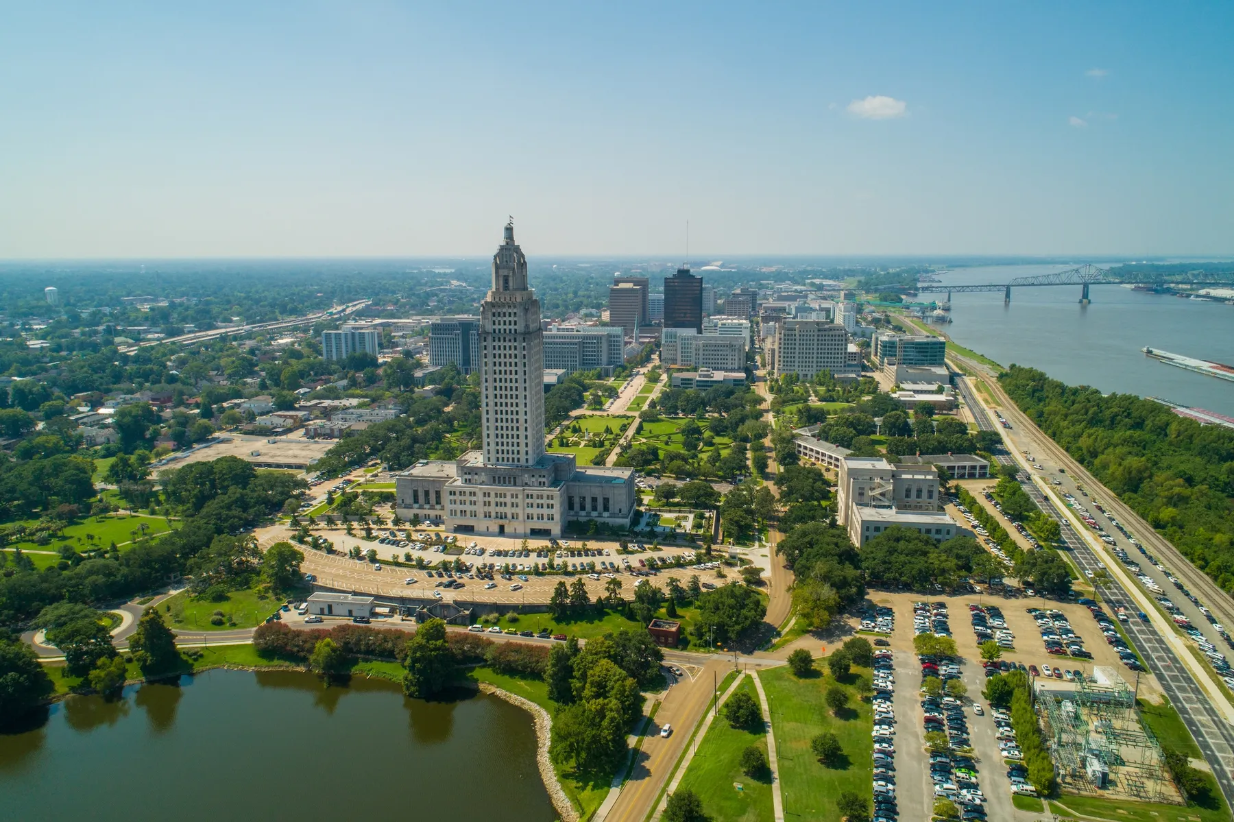 The Baton Rouge State Capitol building is the tallest in the United States.