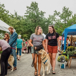 Summer farmer's market at Minnestria (Image Credit: Destination: Muncie)