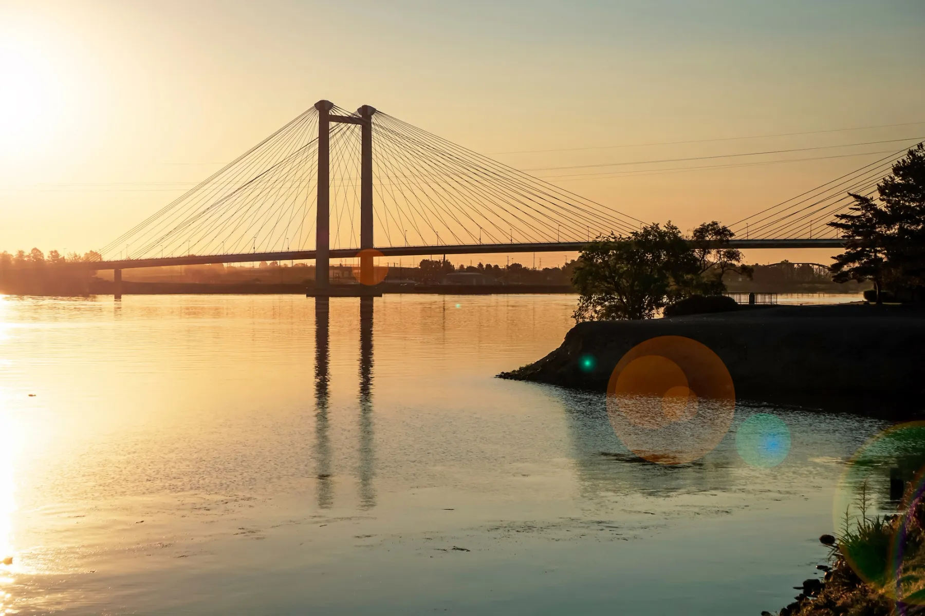 Richland is located at the confluence of the Columbia and Yakima Rivers, offering an abundance of outdoor recreational opportunities.