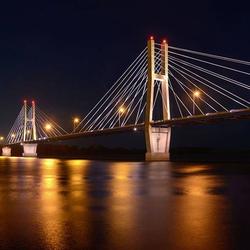 Bridge over the Mississippi at night