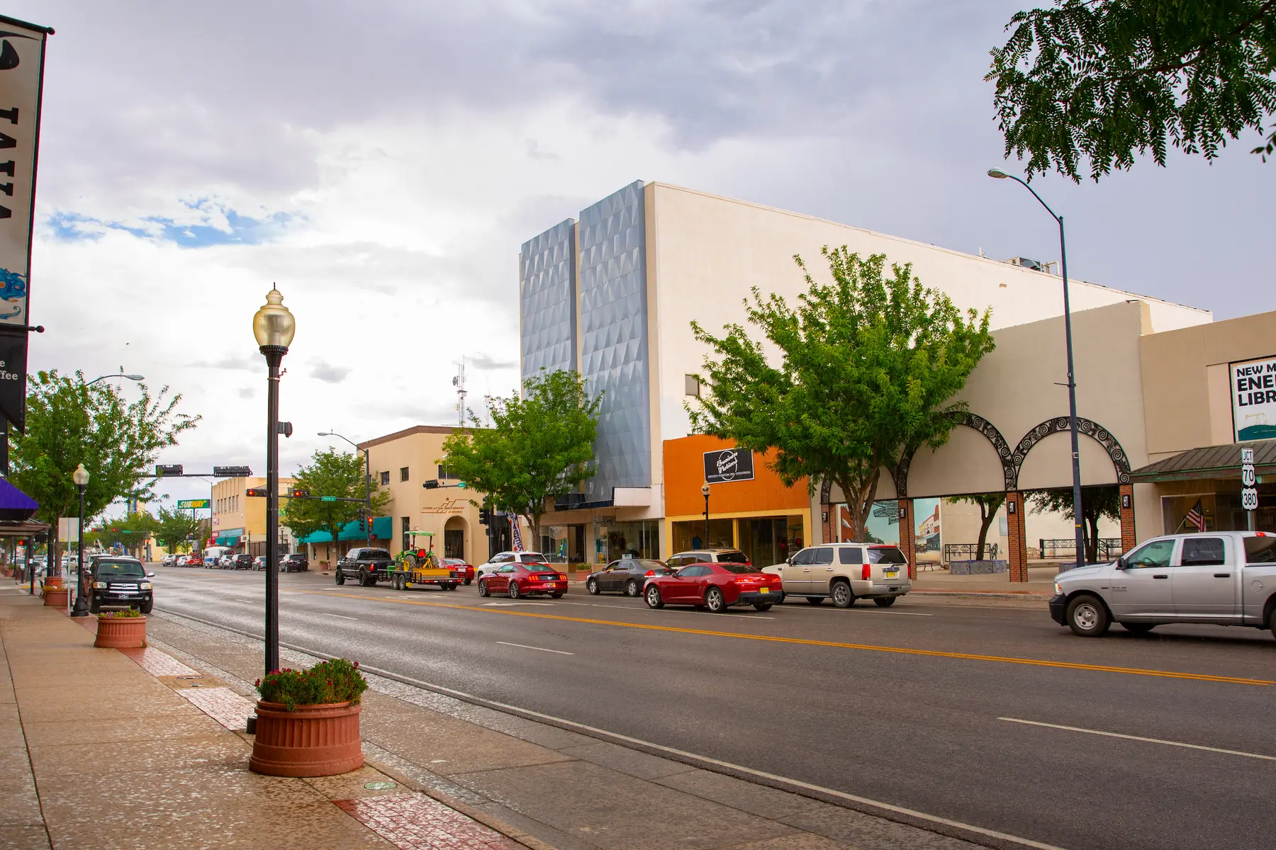 Roswell’s historic Downtown Main Street District offers antique stores, boutiques, museums, cafes, and more. Photo credit: Traveller70 / Shutterstock.com