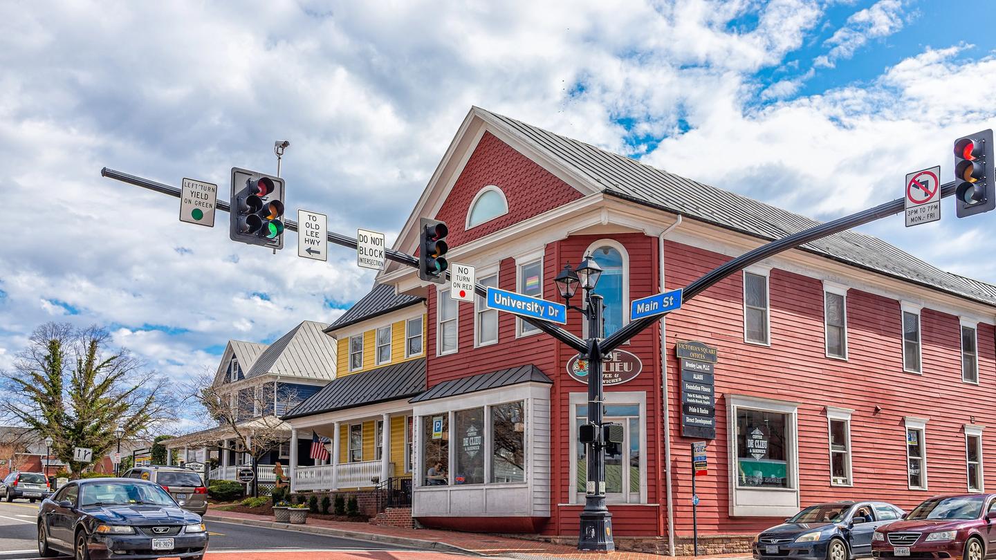 Fairfax’s old town downtown offers rural charm with restaurants and shops. Photo credit: Kristi Blokhin / Shutterstock.com