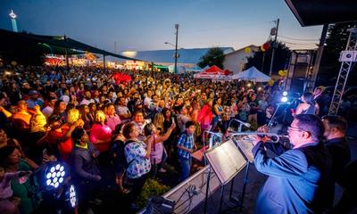 A concert at the 4H County Fair - an average of 200,000 guests visit each year!
