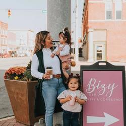 A family enjoying Bizy Dips in downtown Portland, Indiana.