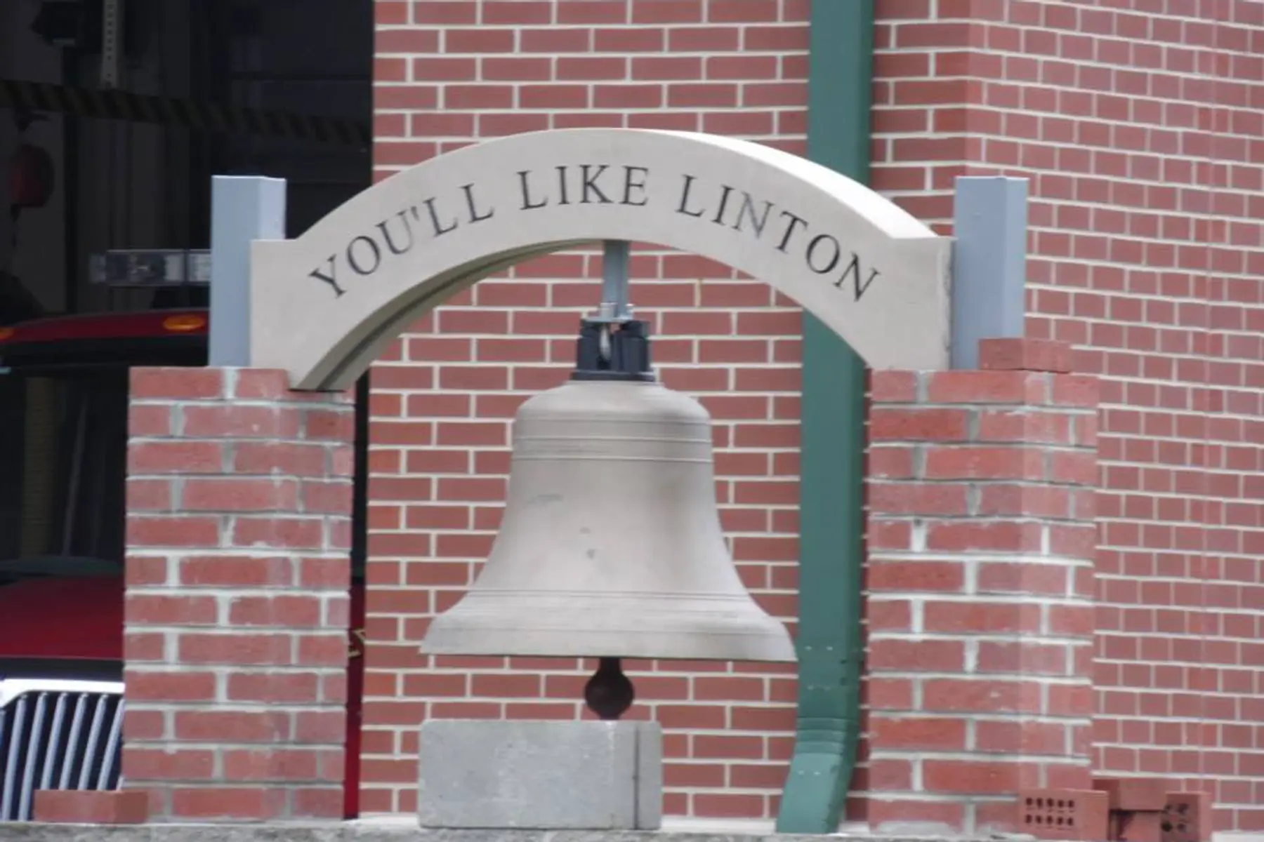 Located southeast of Terre Haute, Linton is part of the Bloomington metropolitan area.