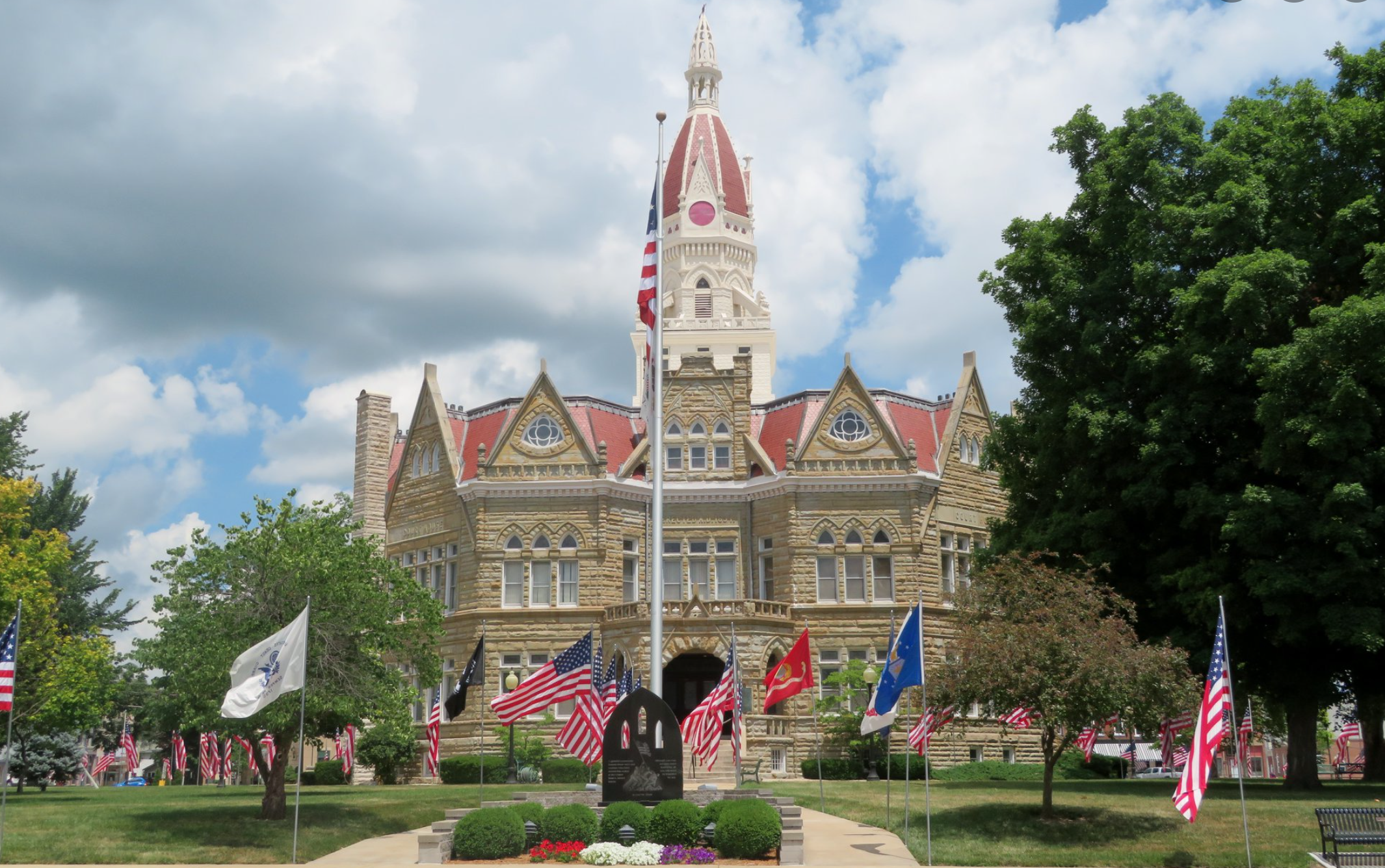 Get paid to live in 
    Pittsfield, Illinois
