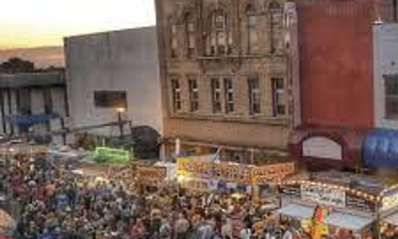 Downtown Seymour (Photo Credit: seymour.in.org)