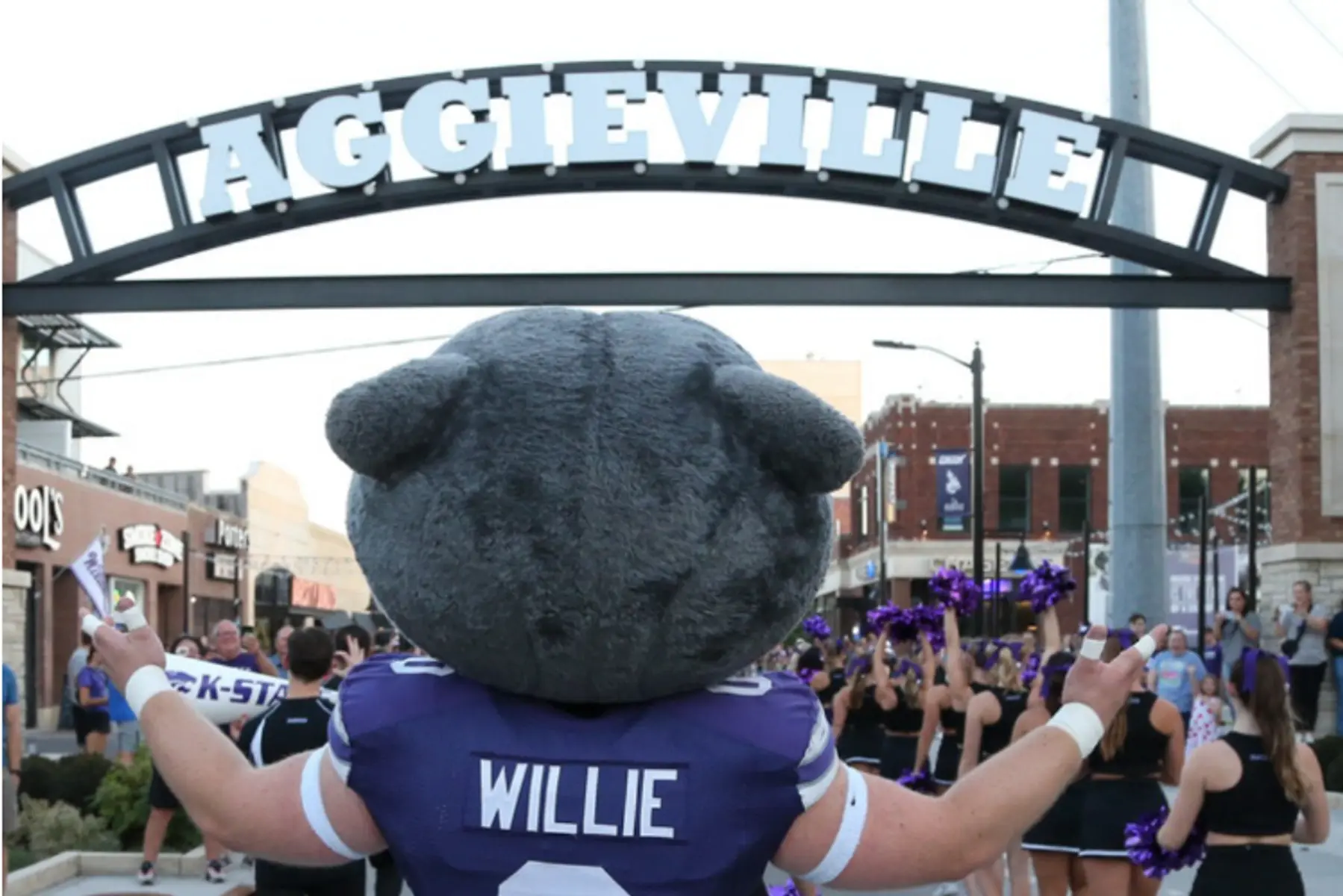 Aggieville is an historic shopping and entertainment district in Manhattan, KS with strong K State culture. 📸: Aggieville