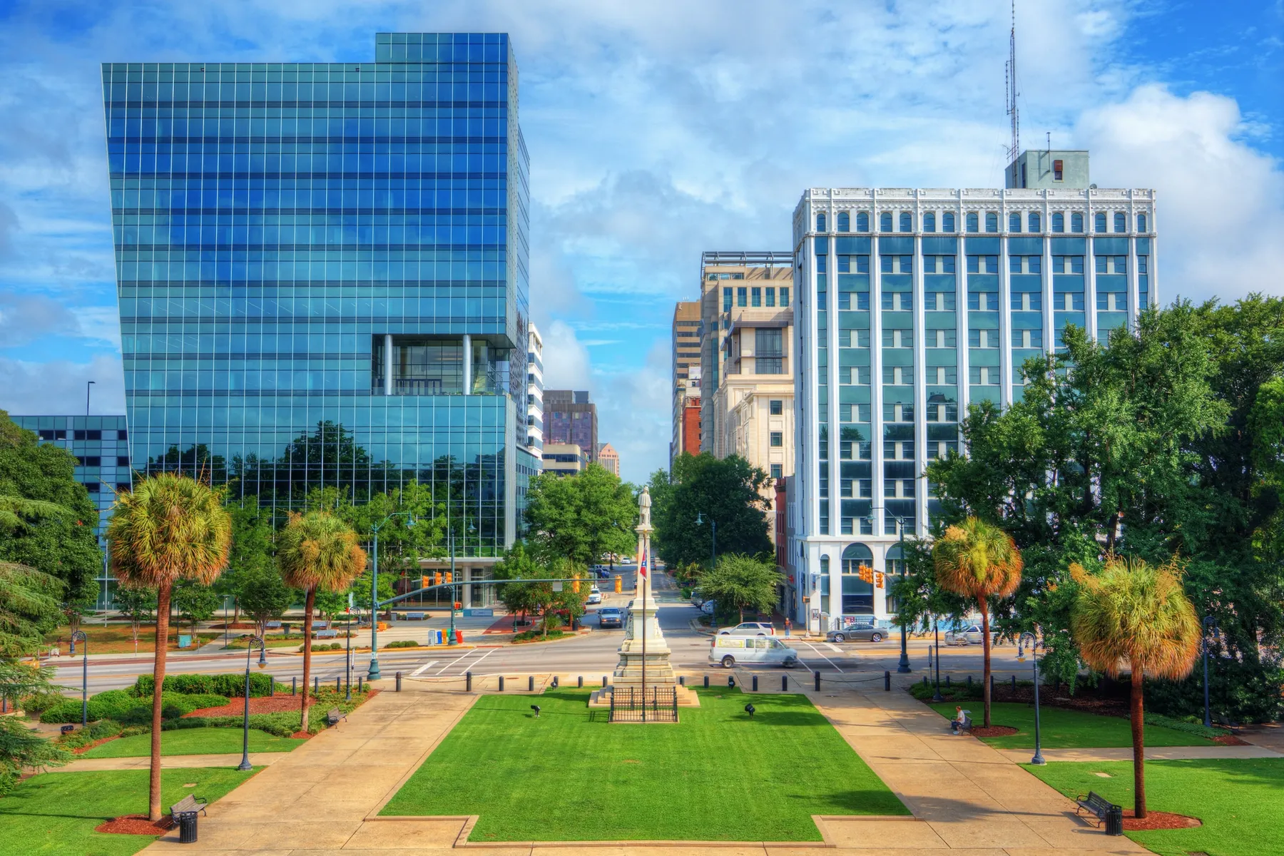 Enjoying a recent revitalization, Columbia’s downtown Main Street District is home to locally owned shops, restaurants, entertainment venues, and the weekly Soda City Market.