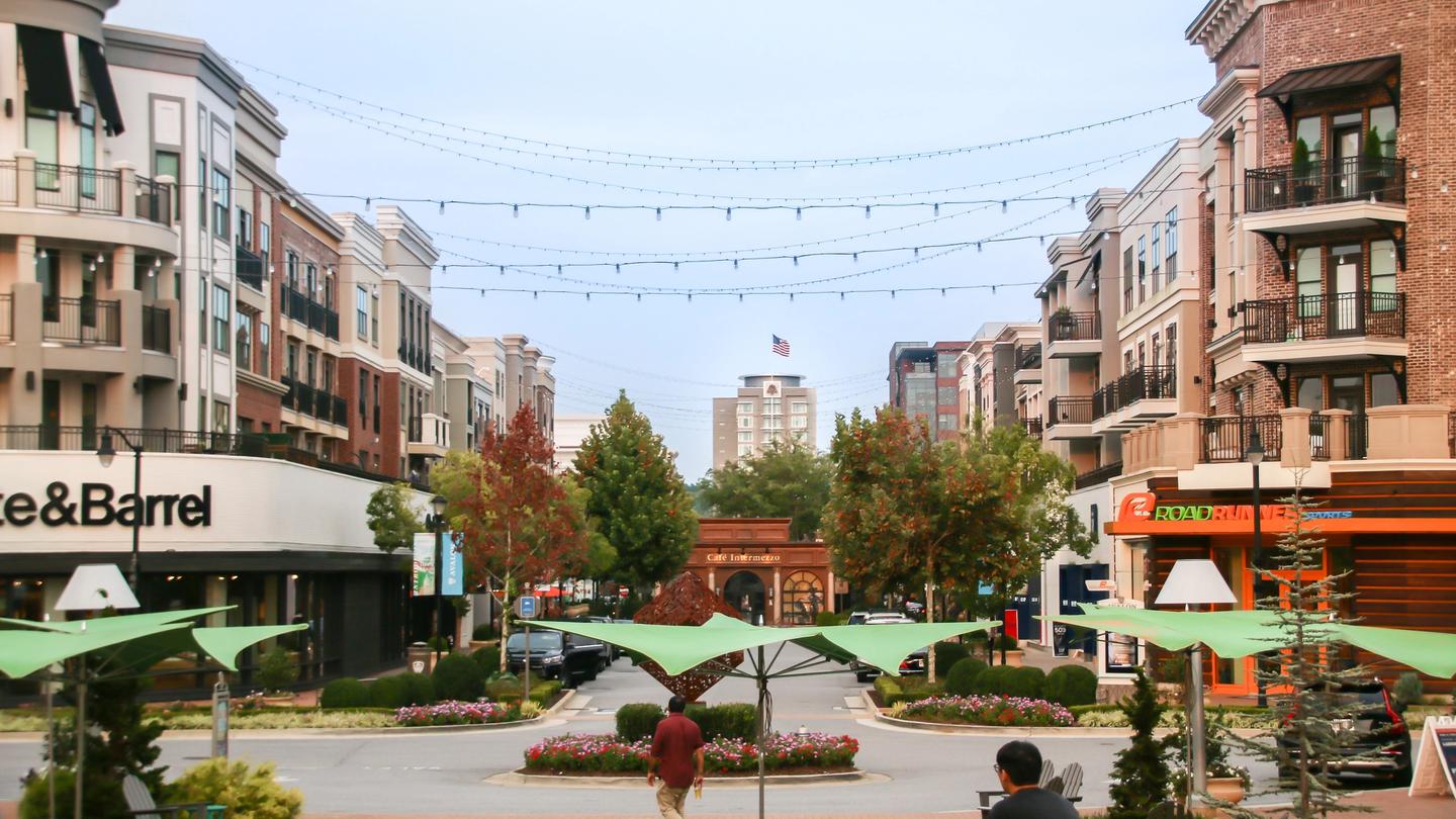Located in the heart of Alpharetta, the Avalon mixed-use development offers 500,000 square feet of retail, bars, restaurants, and services. Photo credit: 9wittgiggs / Shutterstock.com