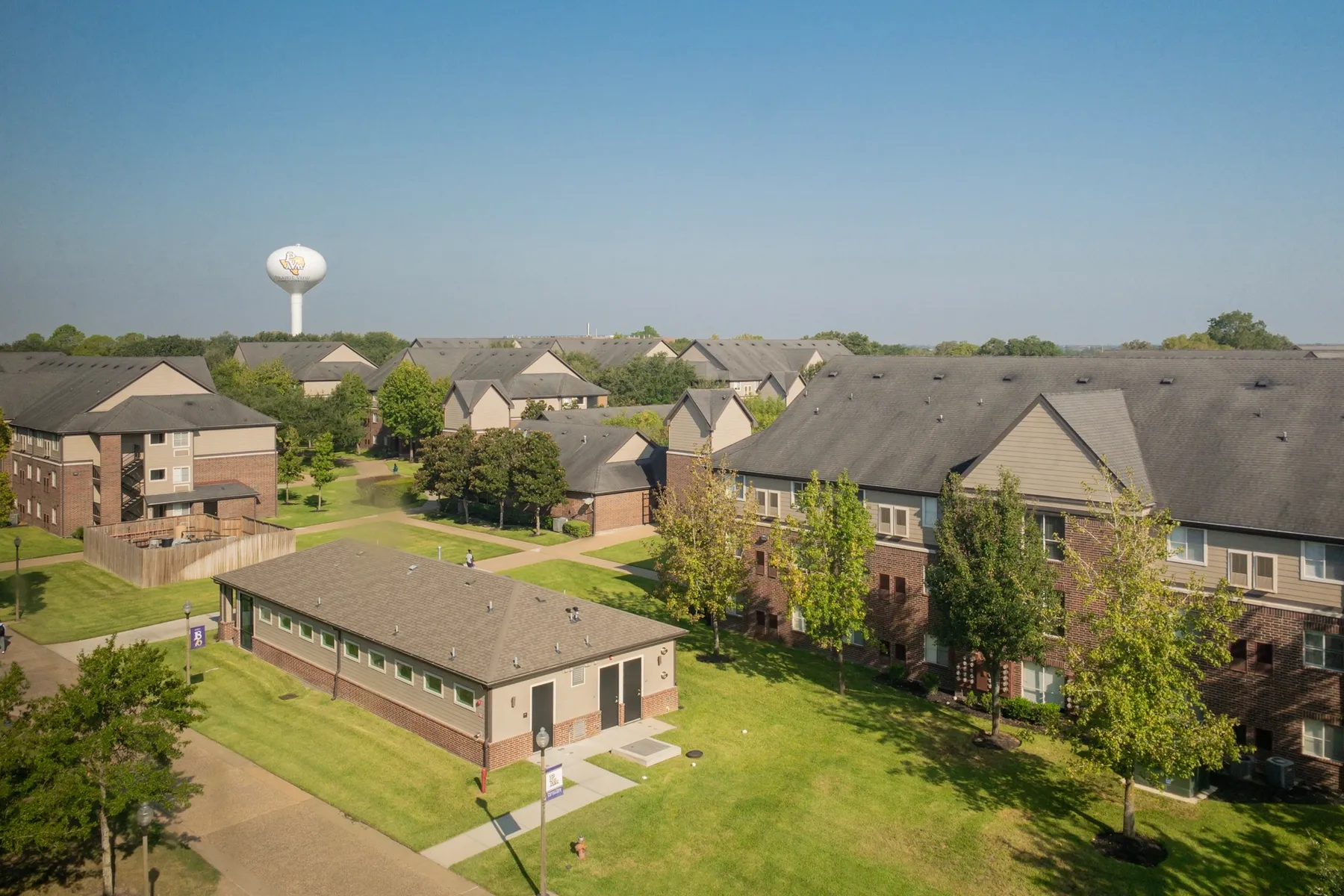 Student housing in Prairie View A&M University in the morning. Photo credit: Fang Deng / Shutterstock.com