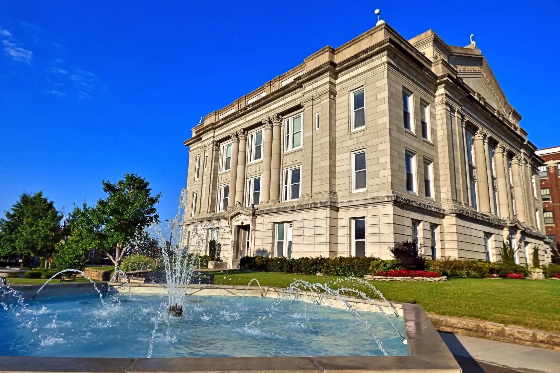 Sitting right on historic Route 66, the Creek County Courthouse in downtown Sapulpa hosts the weekly Sapulpa Route 66 Farmers Market.