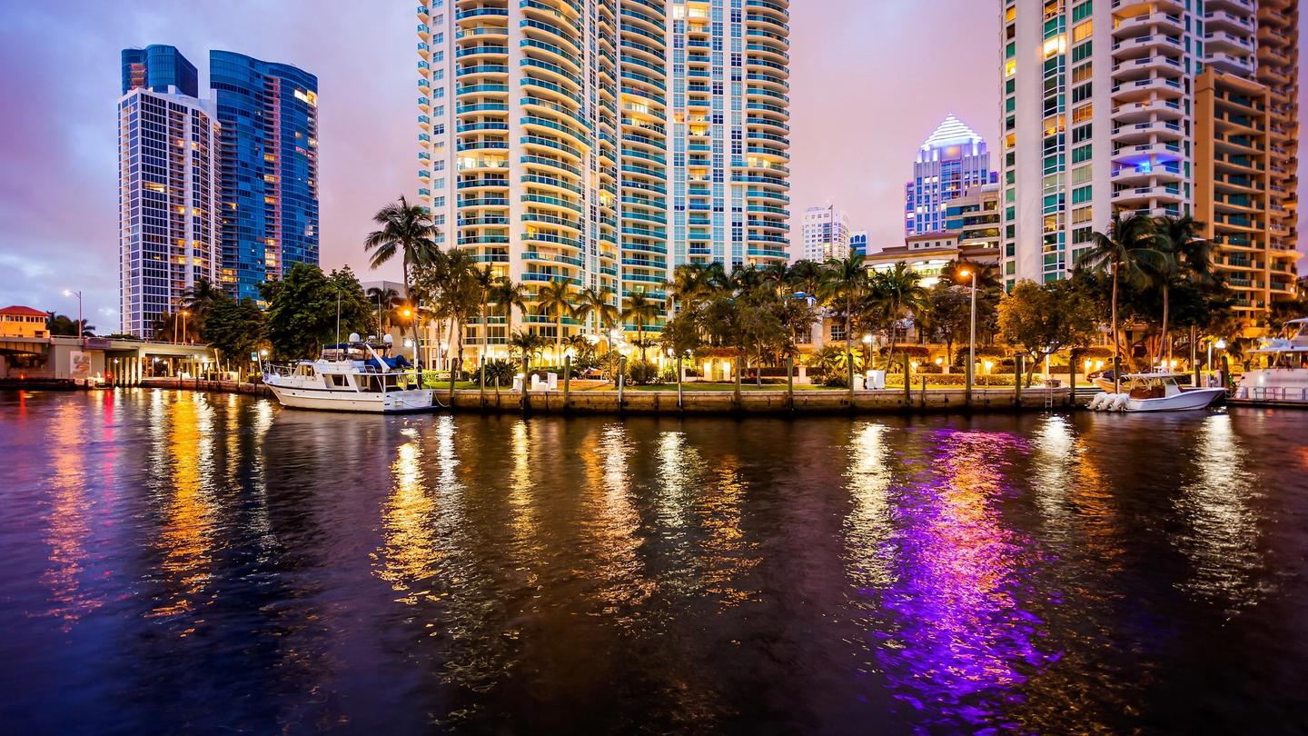 Downtown Ft. Lauderdale offers a wide range of dining and entertainment opportunities. 