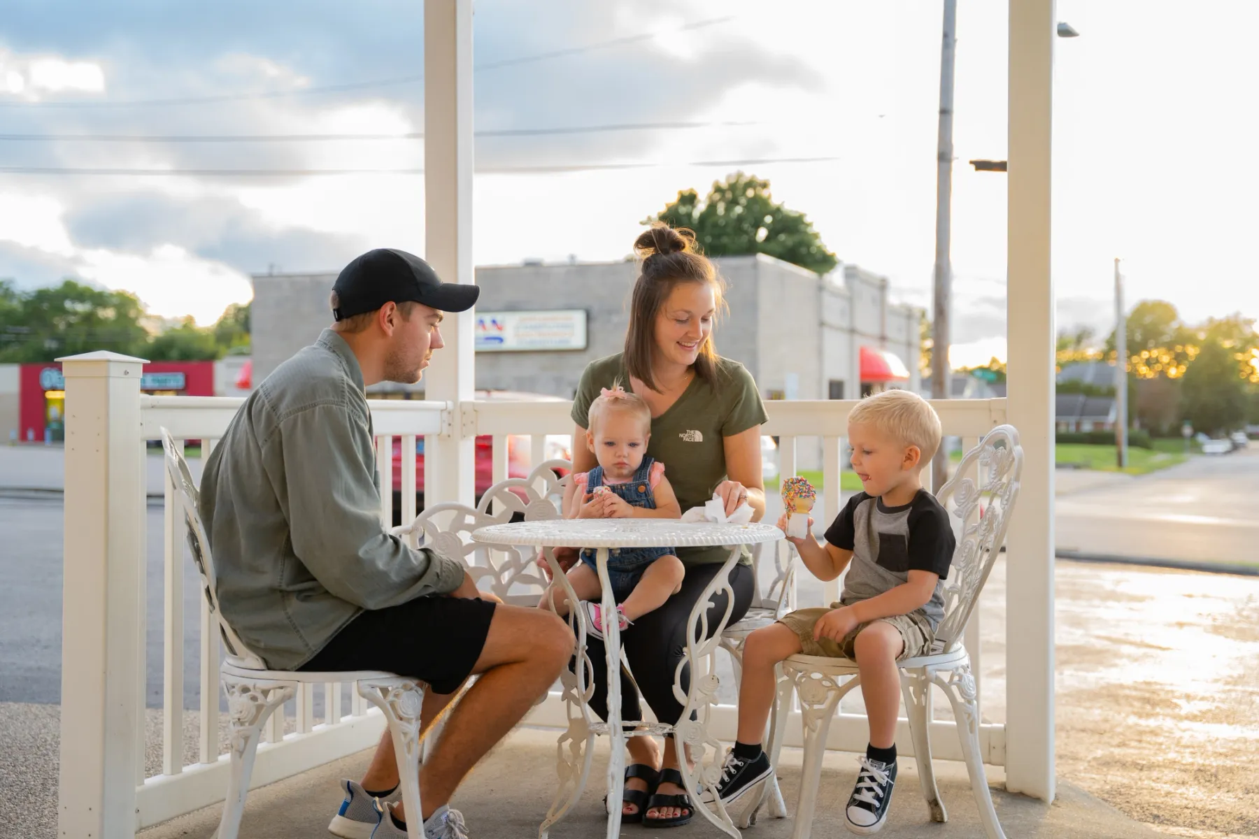 Daviess County Family Enjoys Ice Cream