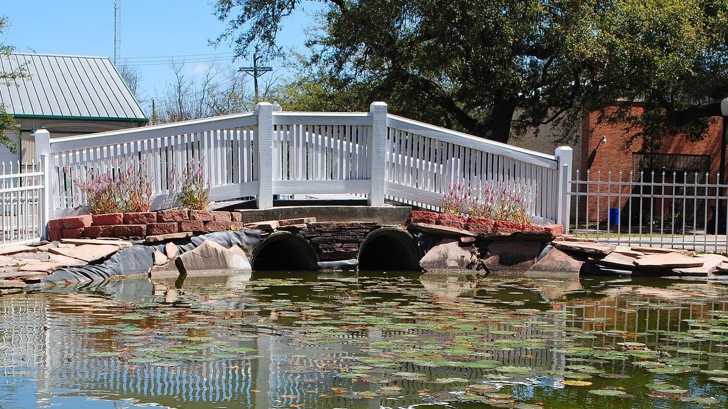 A community favorite gathering place, League Park is home to playgrounds, a gazebo, and a lily pond.
