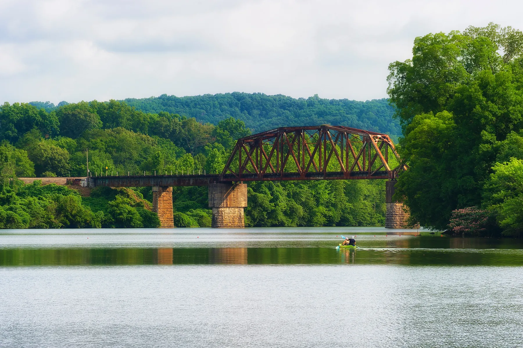 Melton Lake offers kayaking, swimming, and paddle boarding, along with a waterfront greenway for walking, running, and biking. Photo credit: Dee Browning / Shutterstock.com